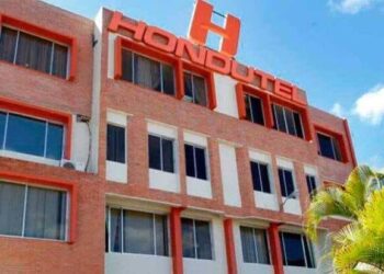 Más de 200 empleados son despedidos de Hondutel