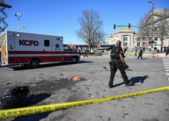 Al menos 1 persona muerta y 22 heridos deja tiroteo en el desfile de los Chiefs de Kansas City