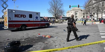 Al menos 1 persona muerta y 22 heridos deja tiroteo en el desfile de los Chiefs de Kansas City