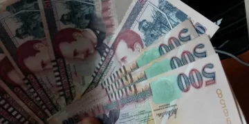 Se aprueba aumento en el salario para empleados públicos