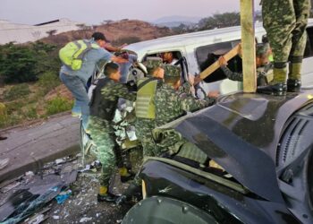 Vehículo impacta a bus escolar en Tegucigalpa