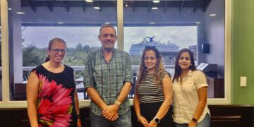 Alcalde de Roatan se reune con Miembros de Servicios a Ciudadanos Americanos