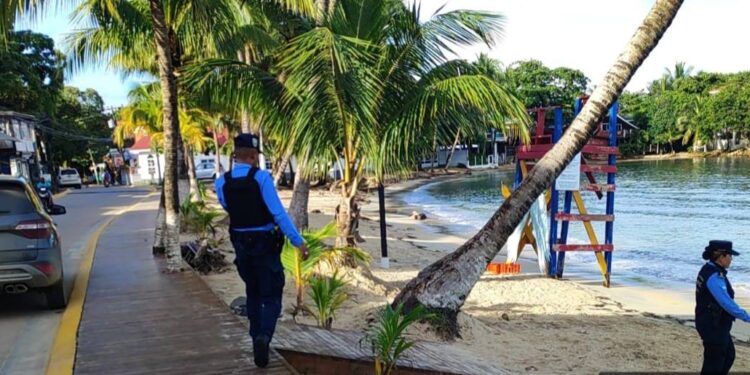 Operativos de Prevencion realiza la policia nacional en Roatan