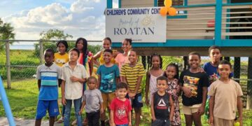 Apertura y habilitación del nuevo Centro Escolar Children’s Community Center – Friends of Roatán