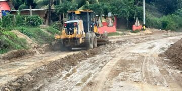 Alcaldia trabaja en la limpieza de carreteras