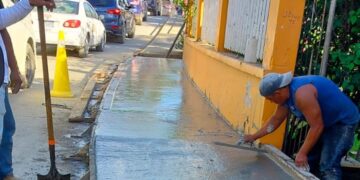 AVANZA PROYECTO MUNICIPAL EN LACALLE AL PUERTO DE CRUCROS.