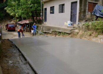 Alcaldia de Roatan realiza trabajos en Monte Carmelo.