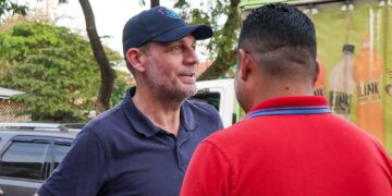 Ron Mcnab Arranca campaña con Operacion Stikers