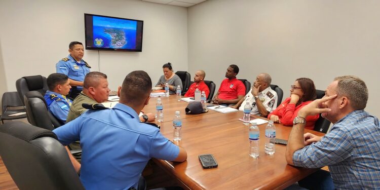 Alcaldia de Roatan y Vialidad y Transporte en reunion por alto indice de accidentes.