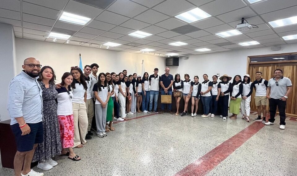 Departamento de Medio Ambiente, los estudiantes de la carrera de Derecho de UNICAH, campus Danlí,