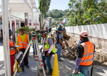 Municipalidad de Roatán inicia proyecto de mejoras viales en Calle Pública de West Bay