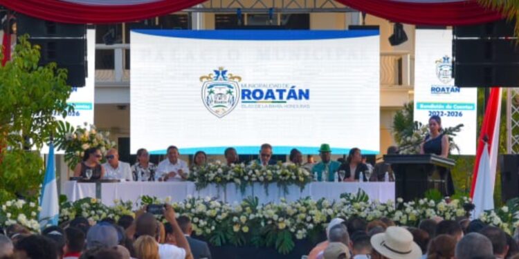 Poblacion respalda cabildo abierto de la alcaldia de Roatan