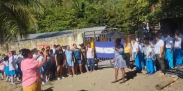 TOMADA ESCUELA JUAN LINDO JUTICALPA ROATAN
